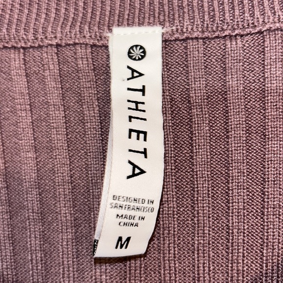 Athleta Women’s Long Sleeve Pull Over Sweater size Med-EUC - Picture 2 of 5